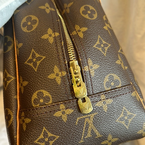 Louis Vuitton Deauville Authentic EUC - Picture 10 of 15